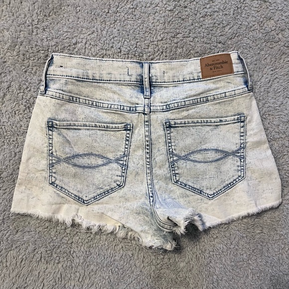 Abercrombie & Fitch Button-Up Denim Shorts - Picture 5 of 12